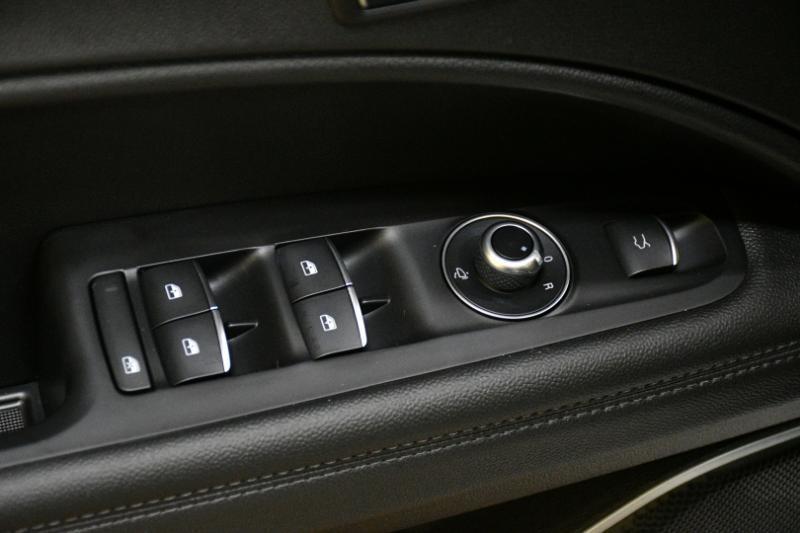 Alfa Romeo Stelvioveloce Awd - Thumbnail 16