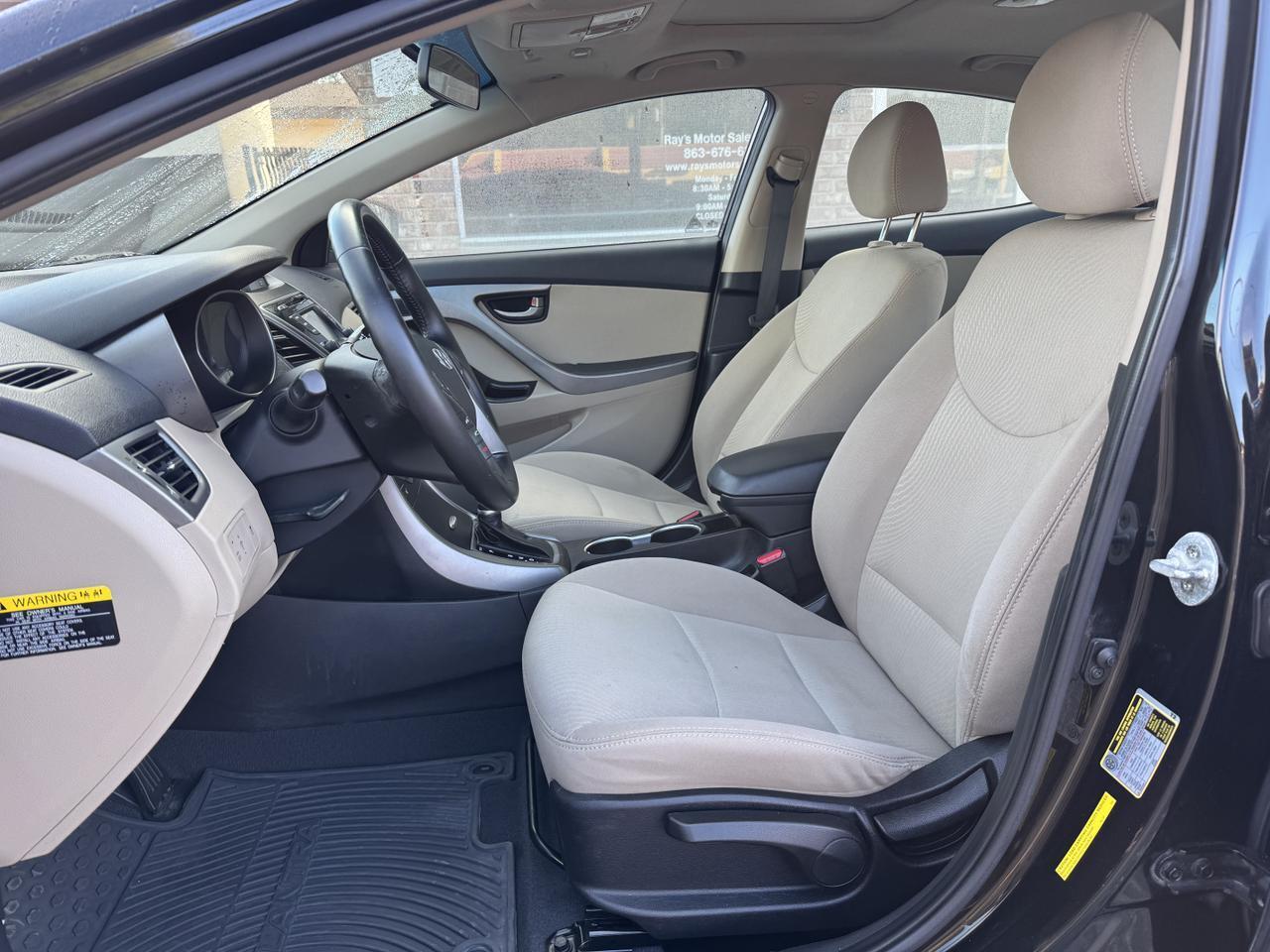 Hyundai Elantra - Thumbnail 11