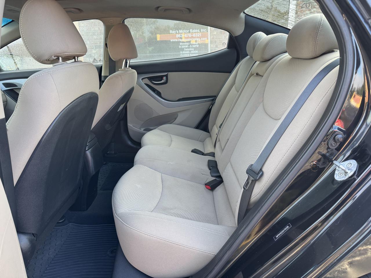 Hyundai Elantra - Thumbnail 17