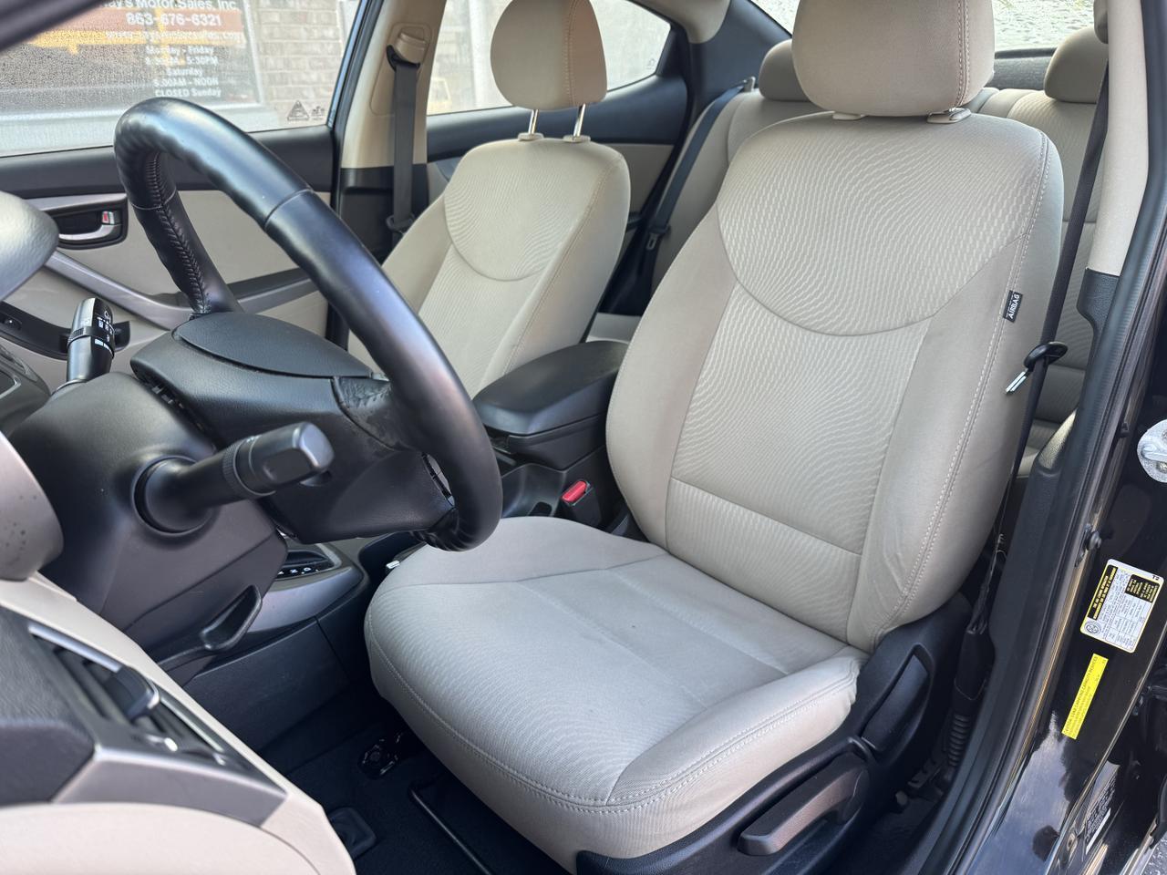 Hyundai Elantra - Thumbnail 14