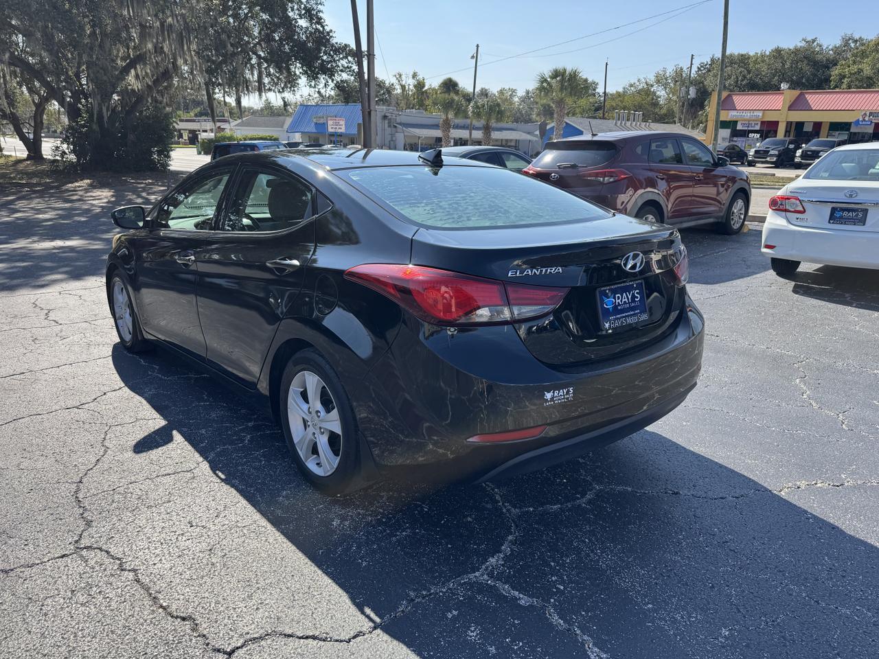 Hyundai Elantra - Thumbnail 6