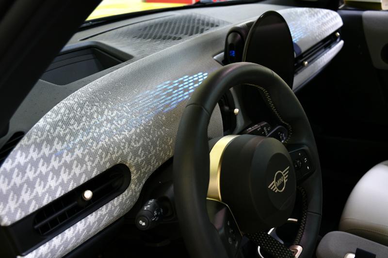 Mini Coopers Signature 2 Door Hatchback - Thumbnail 18