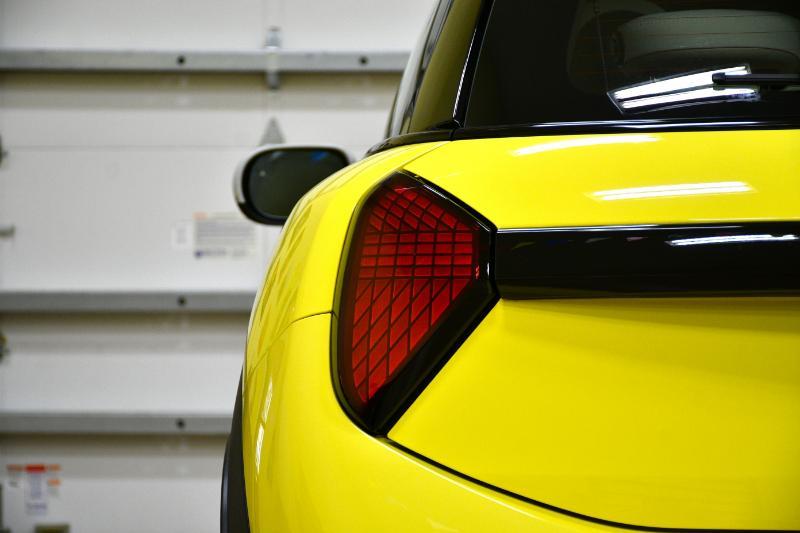 Mini Coopers Signature 2 Door Hatchback - Thumbnail 11