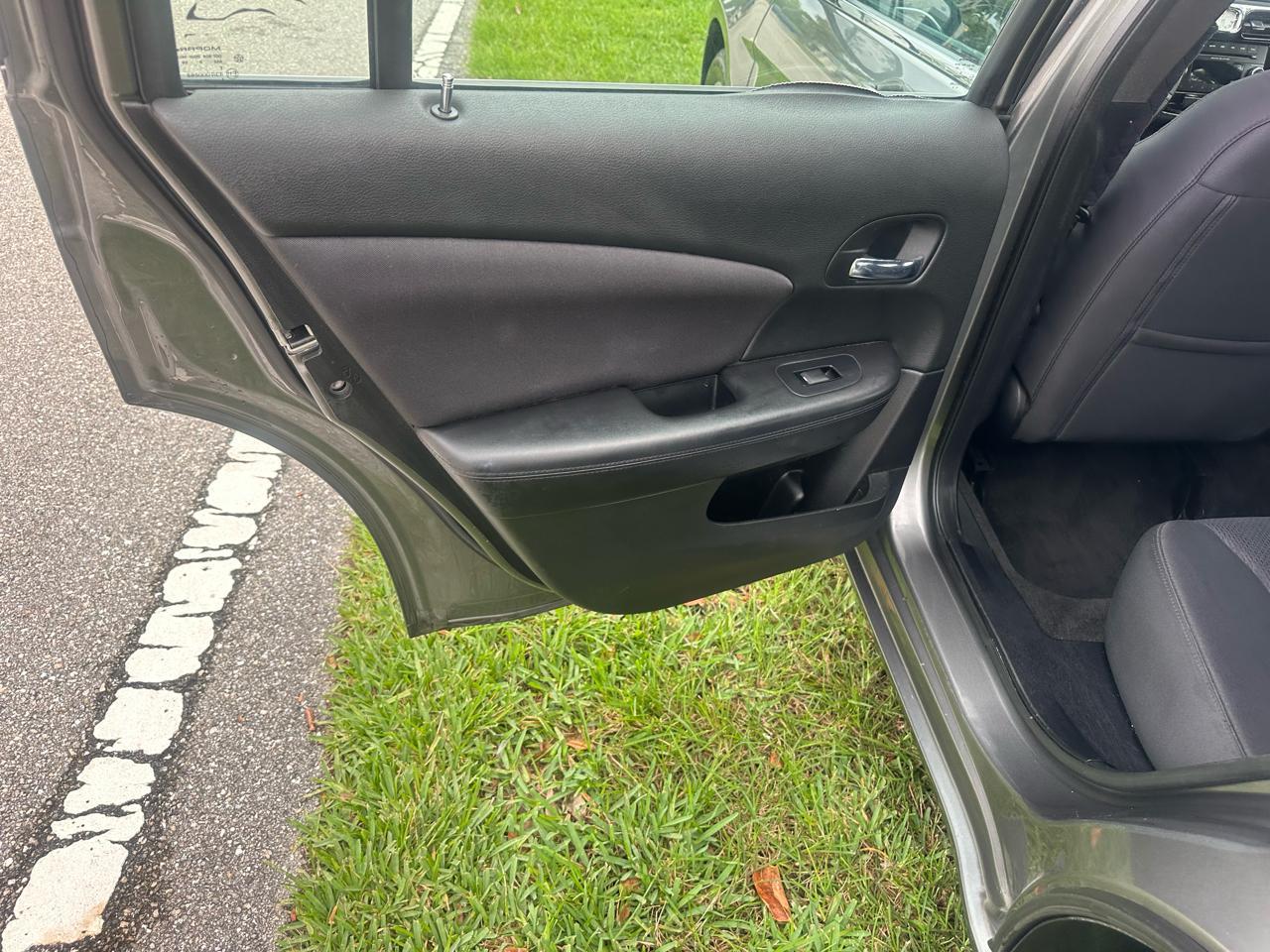 Chrysler 200Lx - Thumbnail 10