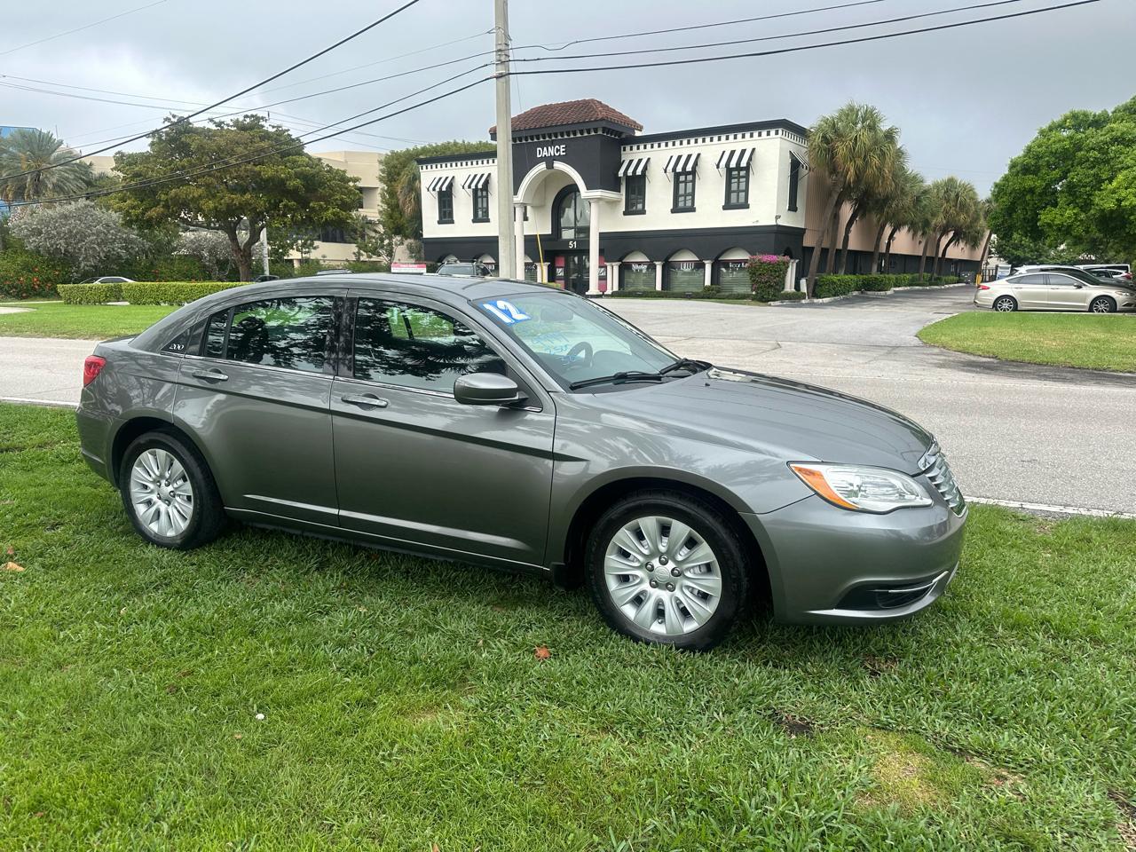 Chrysler 200Lx - Thumbnail 5