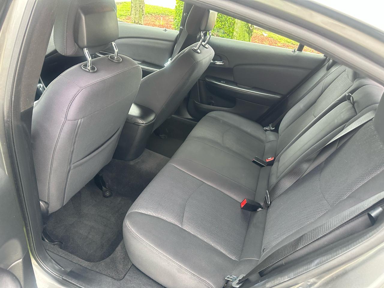 Chrysler 200Lx - Thumbnail 11