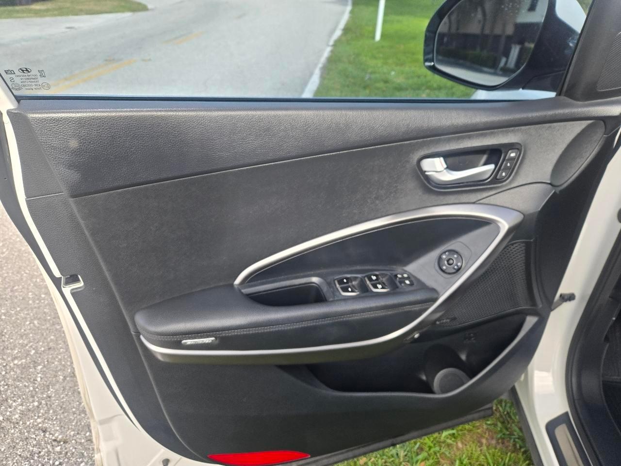 Hyundai Santa Feultimate Awd - Thumbnail 12