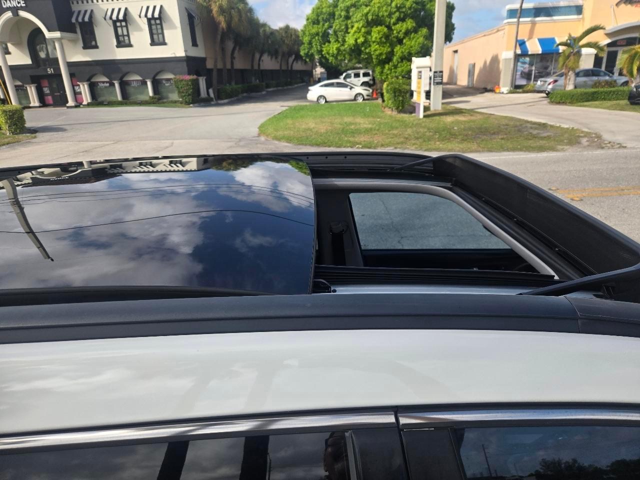 Hyundai Santa Feultimate Awd - Thumbnail 5