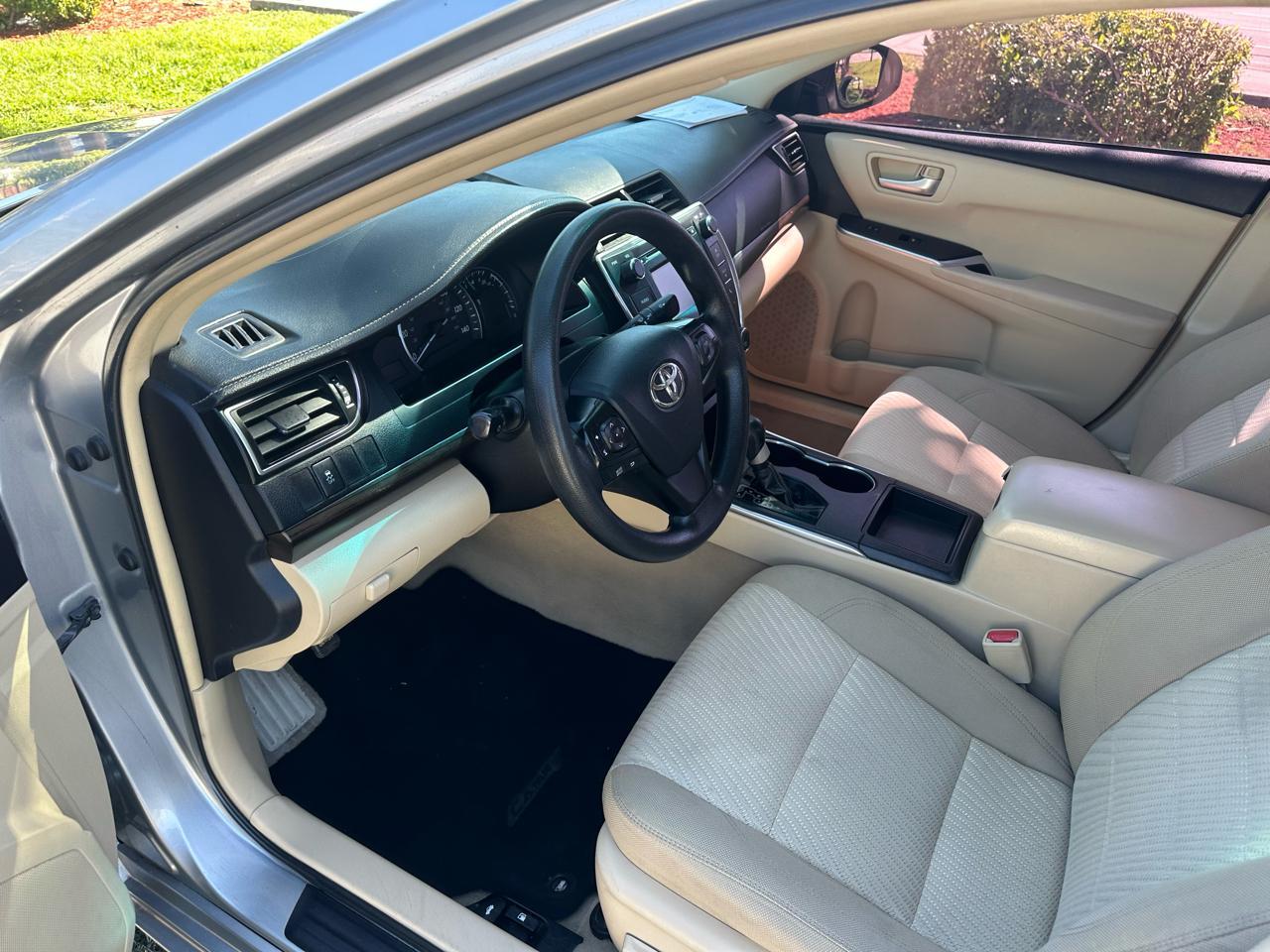 Toyota Camryse - Thumbnail 13