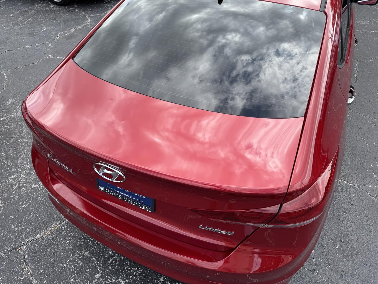 Hyundai Elantra - Thumbnail 8