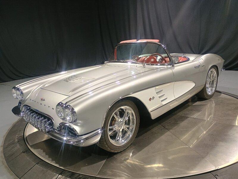 Chevrolet Corvette convertible - View 1