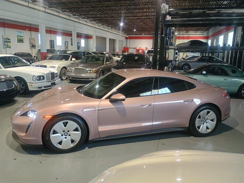 Porsche Taycan - Thumbnail 2