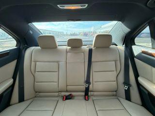 Mercedes-Benz E-Class - Thumbnail 4