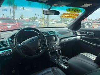 Ford Explorer - Thumbnail 6