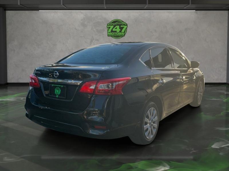 Nissan Sentra S - Thumbnail 6