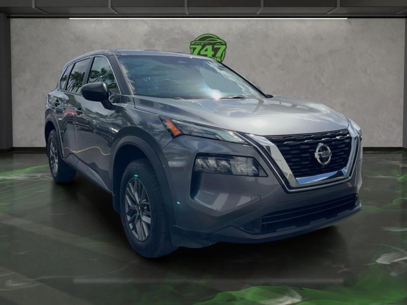 Nissan Rogue S - Thumbnail 8