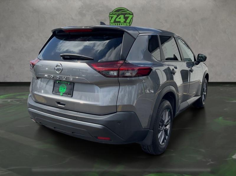 Nissan Rogue S - Thumbnail 6