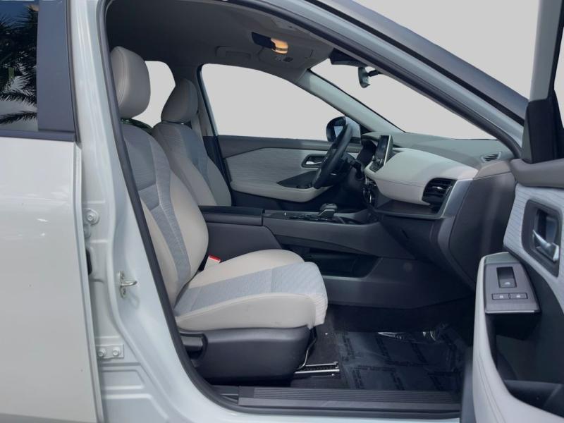 Nissan Rogue Sv - Thumbnail 14