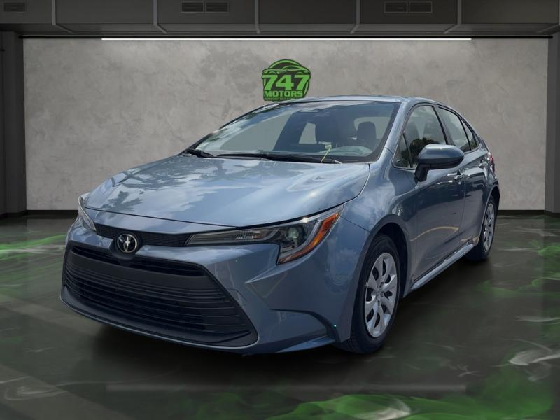 Toyota Corolla Le - Thumbnail 2