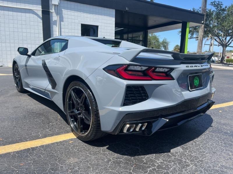 Chevrolet Corvette Stingray - Thumbnail 4