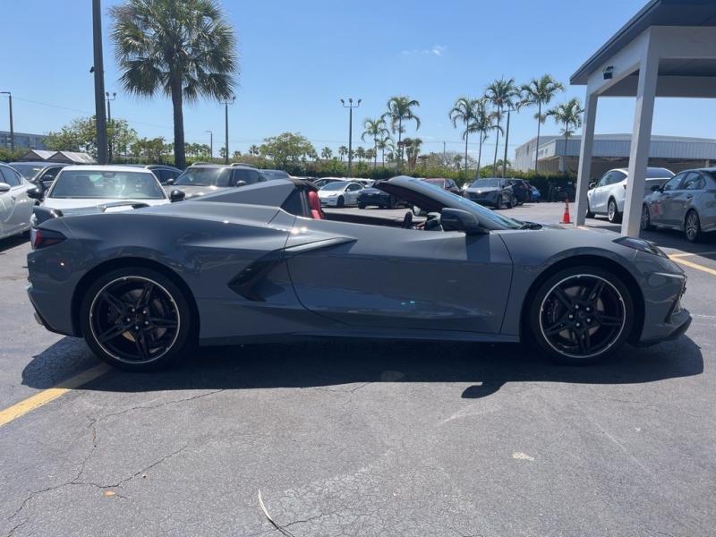 Chevrolet Corvette Stingray - Thumbnail 12