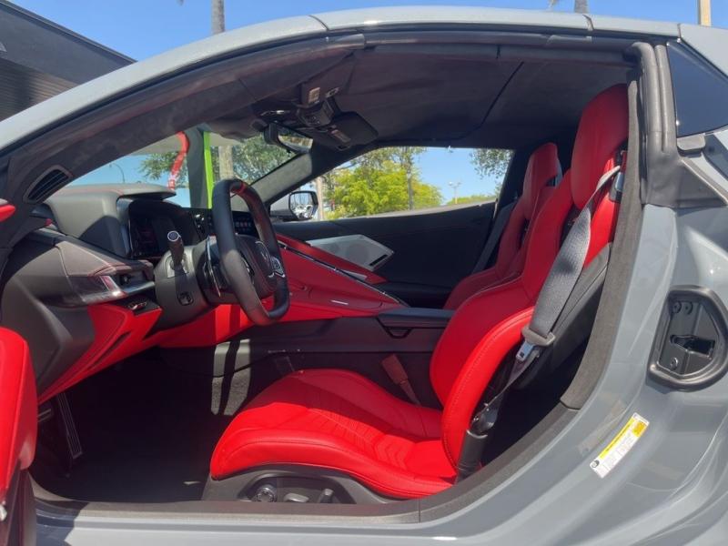 Chevrolet Corvette Stingray - Thumbnail 14