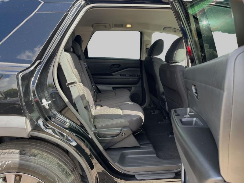 Nissan Pathfinder Sv - Thumbnail 13