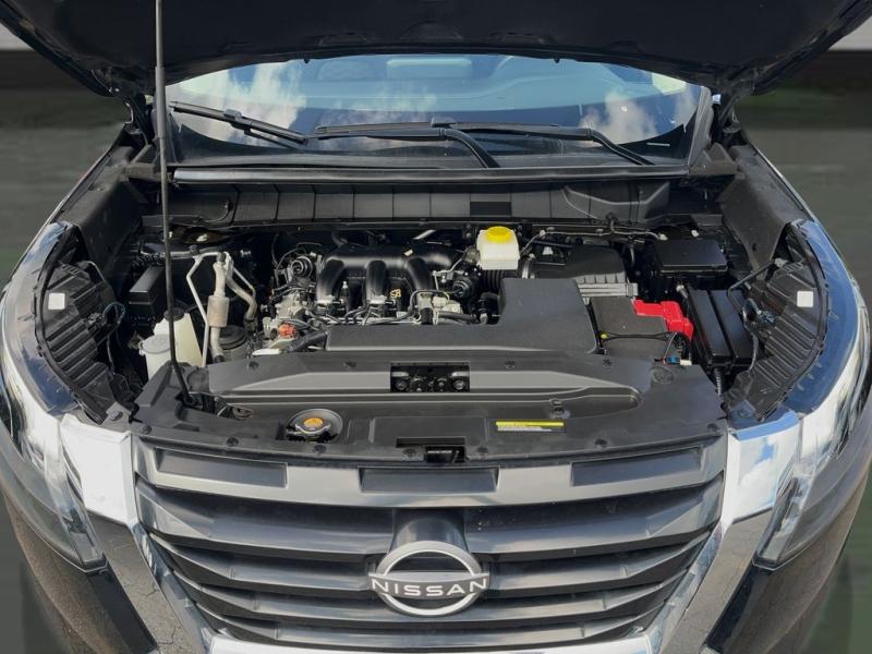 Nissan Pathfinder Sv - View 1