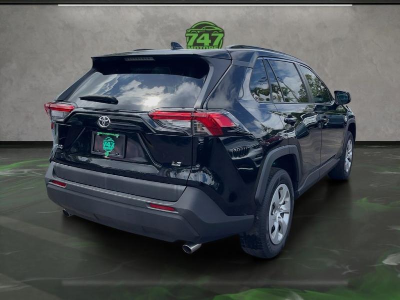 Toyota Rav4 Le - Thumbnail 6