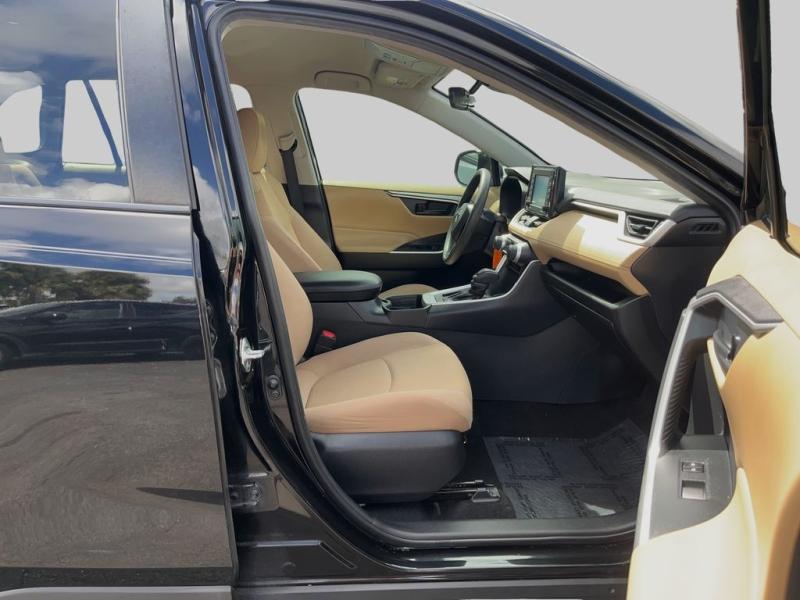 Toyota Rav4 Le - Thumbnail 14