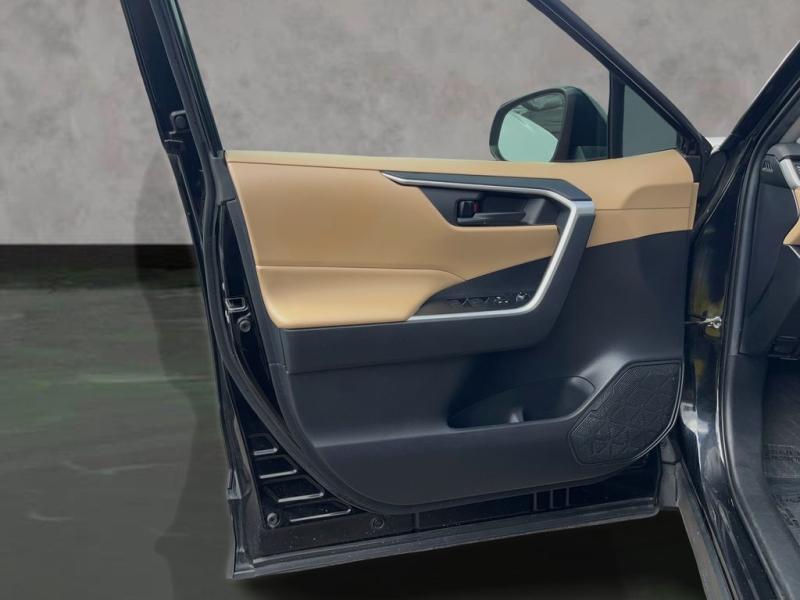 Toyota Rav4 Le - Thumbnail 10