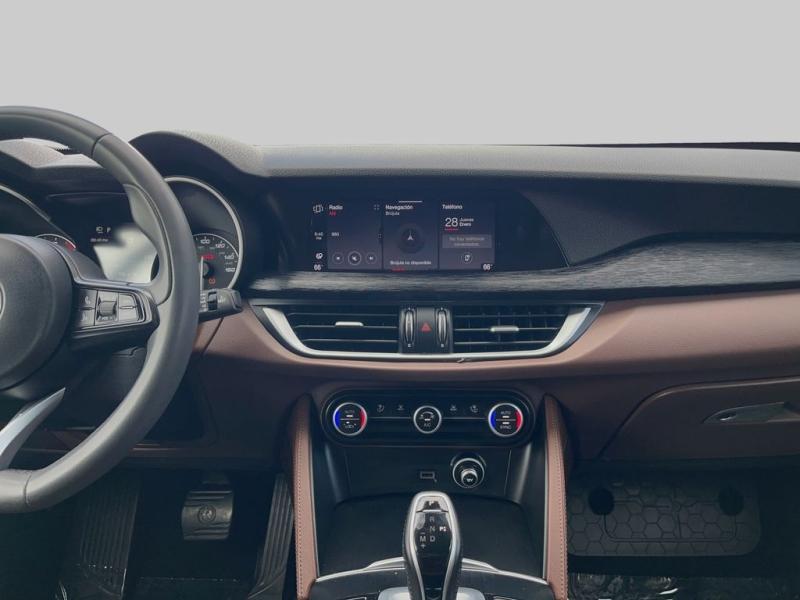 Alfa Romeo Stelvio - Thumbnail 16