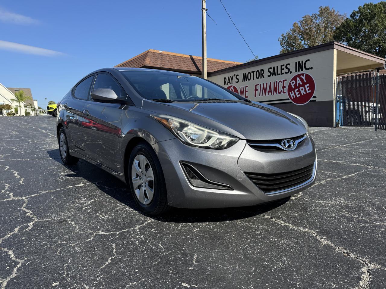 Hyundai Elantra - Thumbnail 11