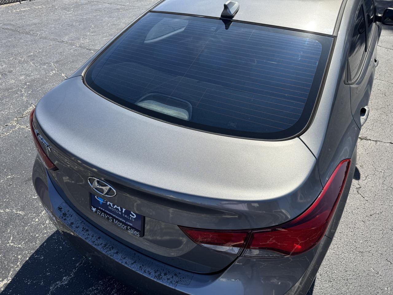 Hyundai Elantra - Thumbnail 8