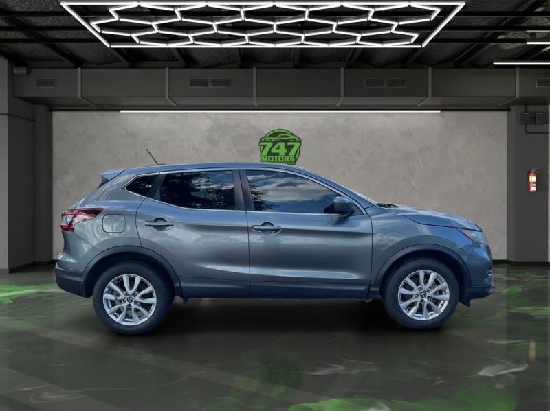 Nissan Rogue Sport S - Thumbnail 7