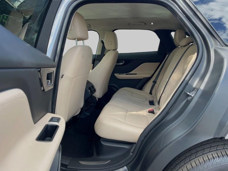 Jaguar F-Pace 25T Premium - Thumbnail 12