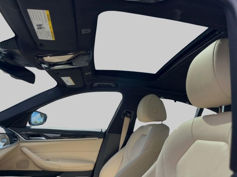 Bmw 5 Series 530I Xdrive - Thumbnail 19