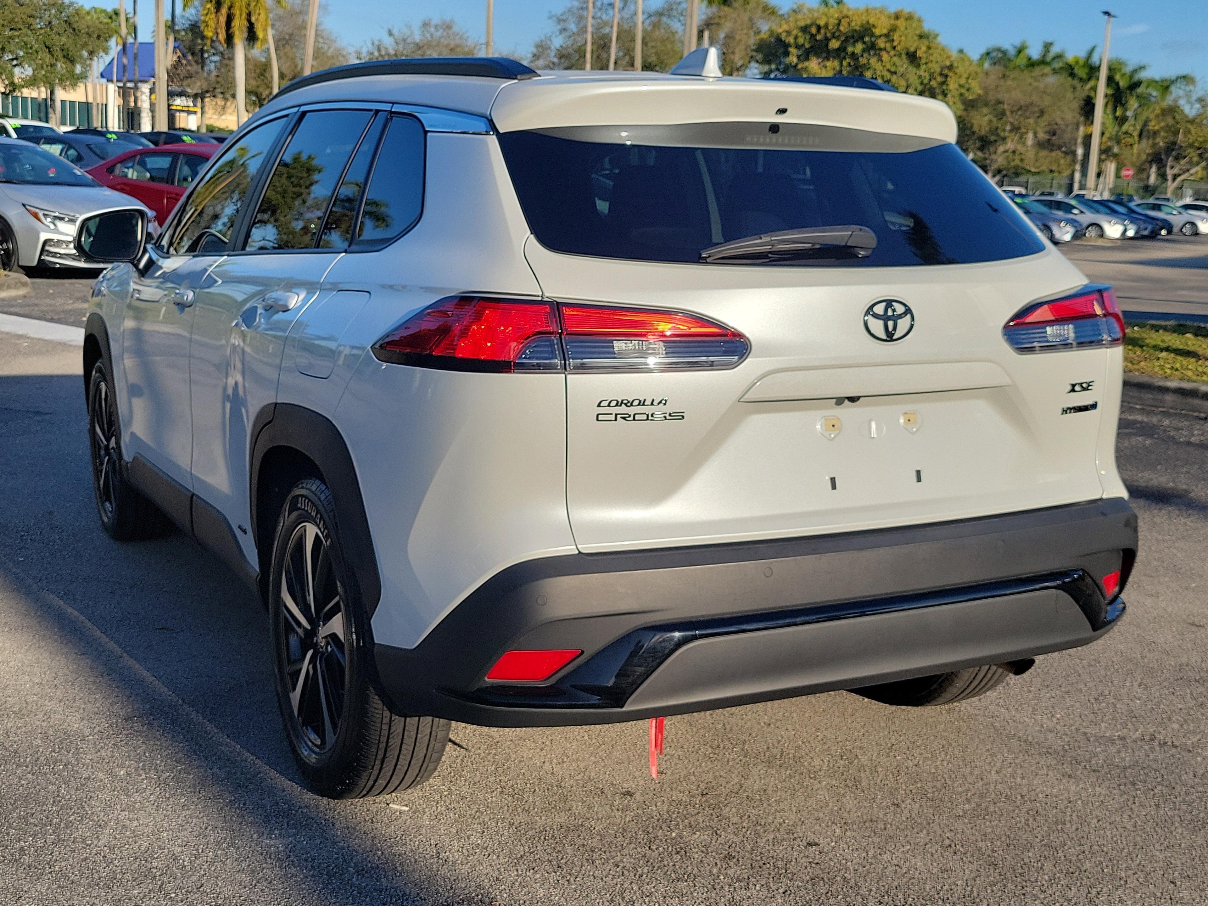 Toyota Corolla Cross Hybrid Xse Awd - Thumbnail 8