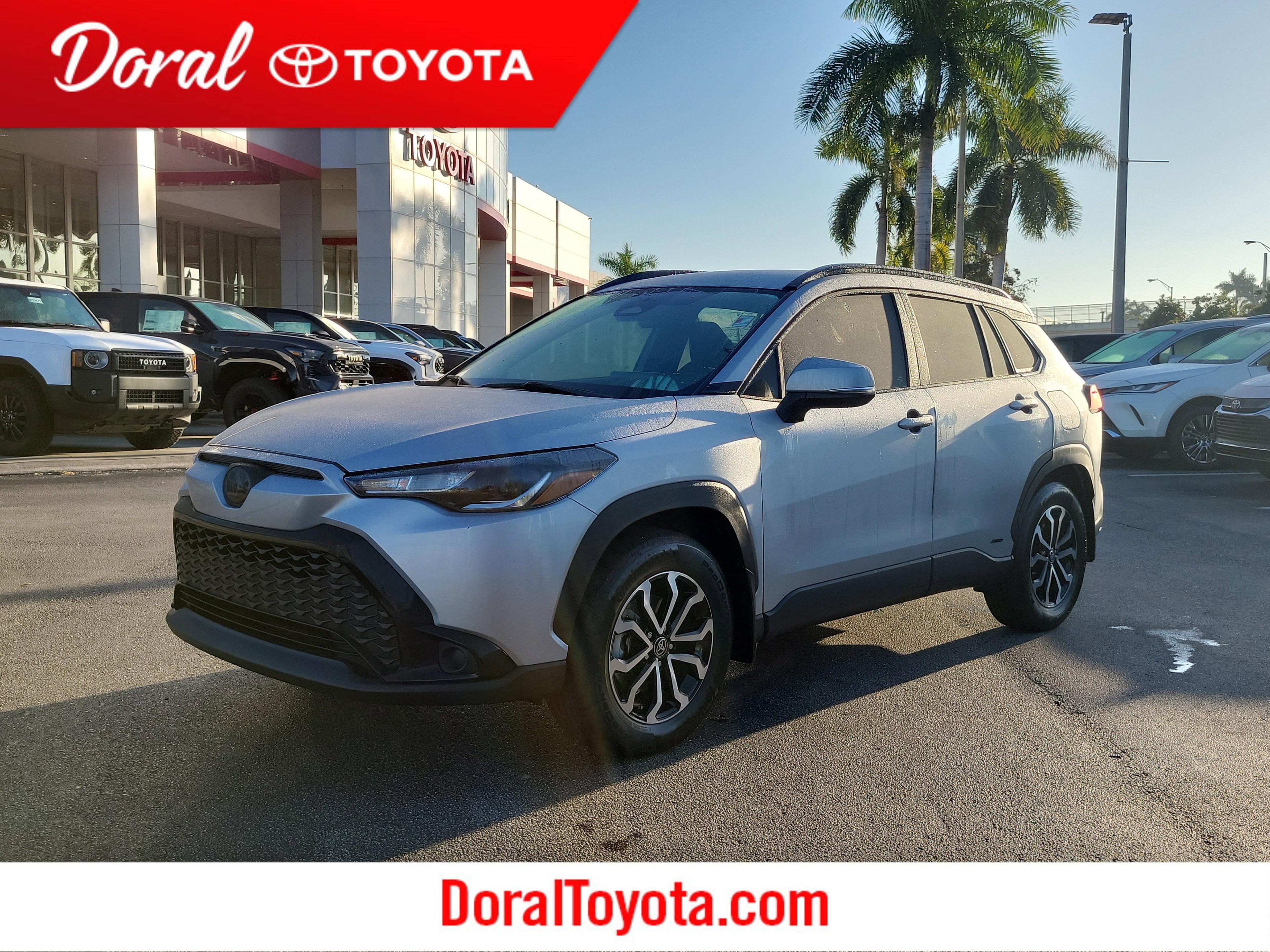 Toyota Corolla Cross Hybrid Se Awd - Thumbnail 2