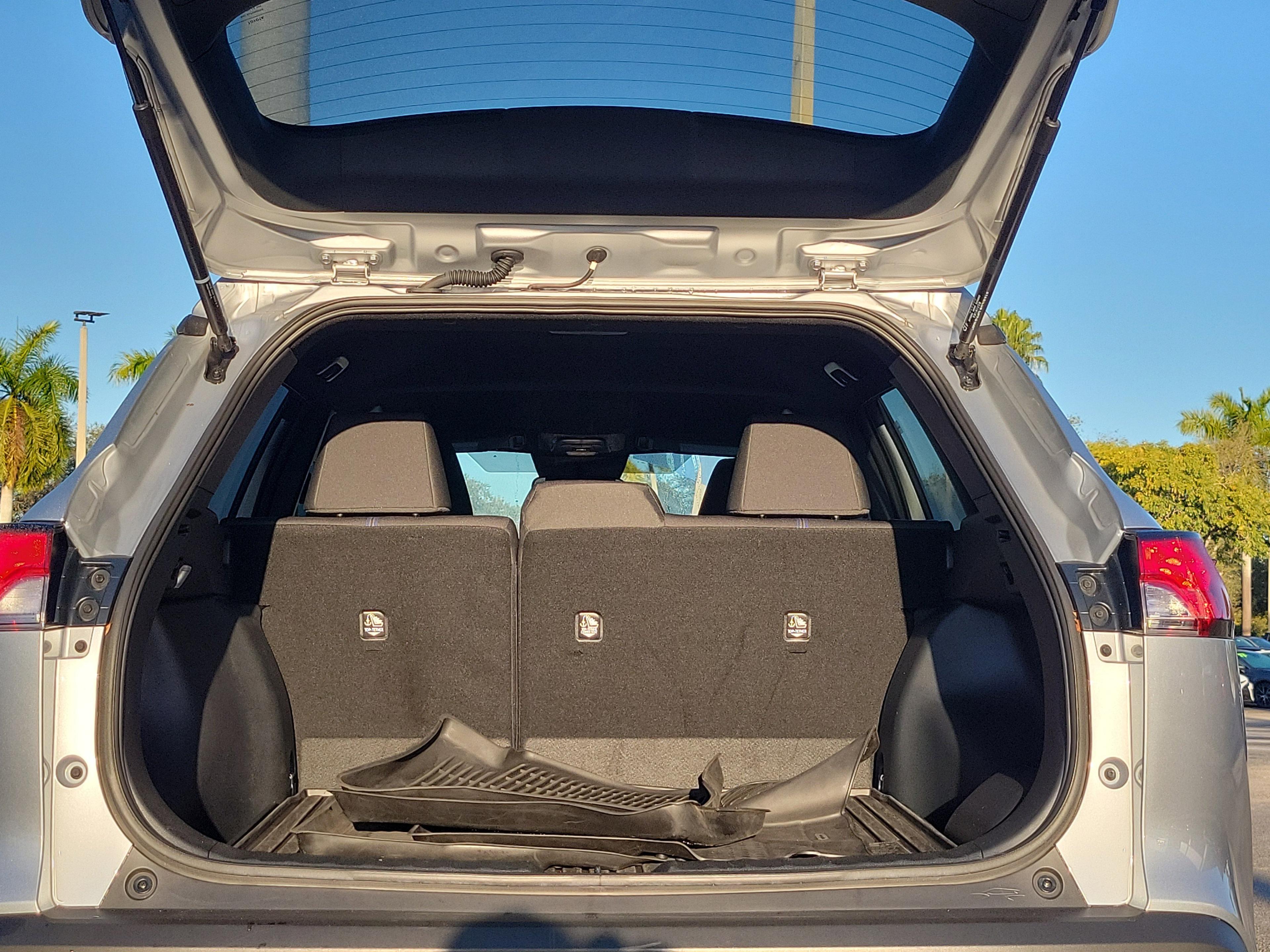 Toyota Corolla Cross Hybrid Se Awd - Thumbnail 9