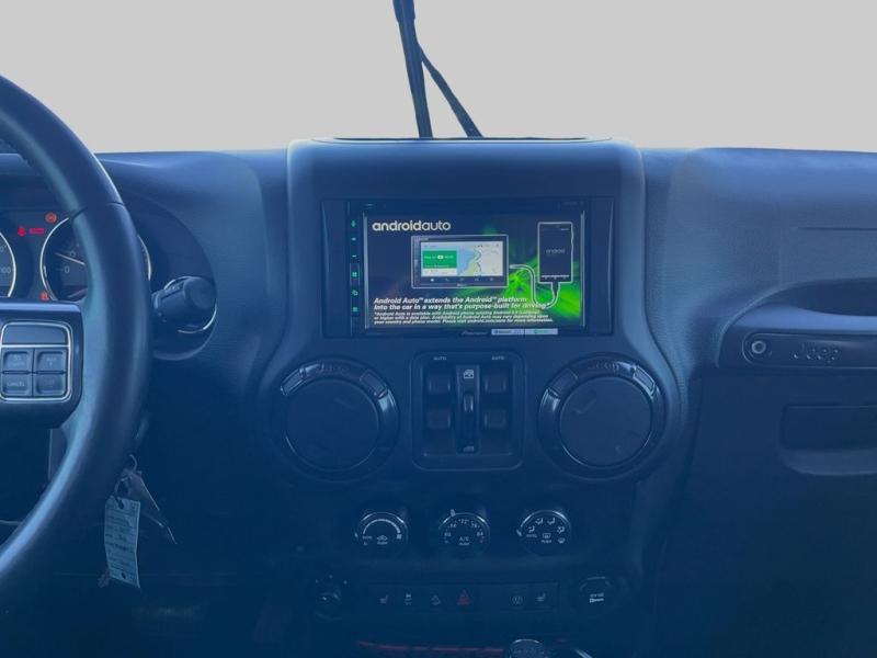 Jeep Wrangler Unlimited Rubicon Recon - Thumbnail 16