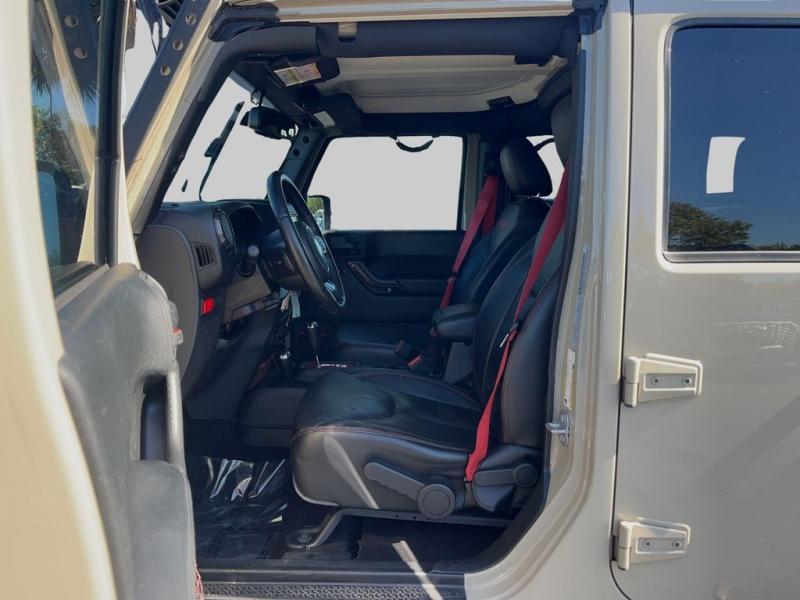 Jeep Wrangler Unlimited Rubicon Recon - Thumbnail 11