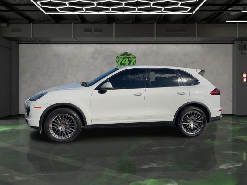 Porsche Cayenne S - Thumbnail 3