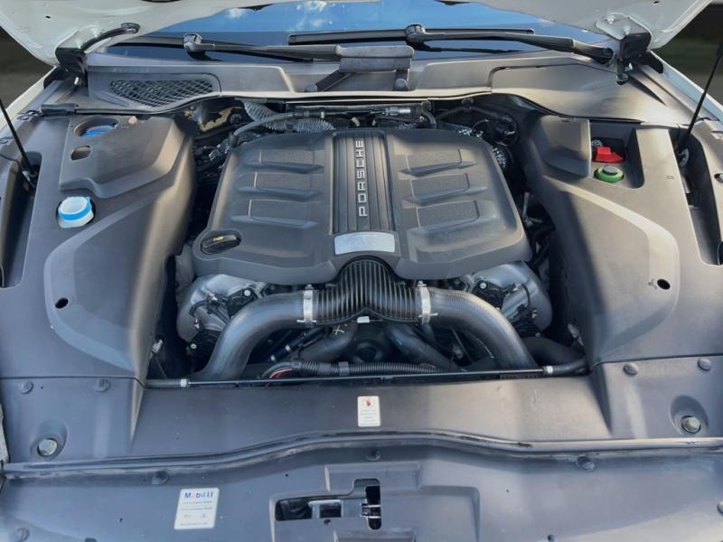 Porsche Cayenne S - View 1