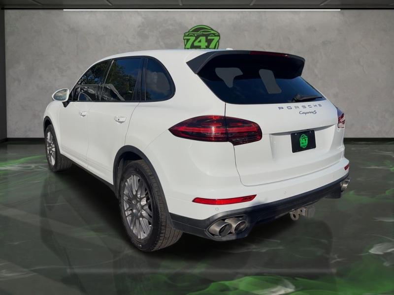 Porsche Cayenne S - Thumbnail 4