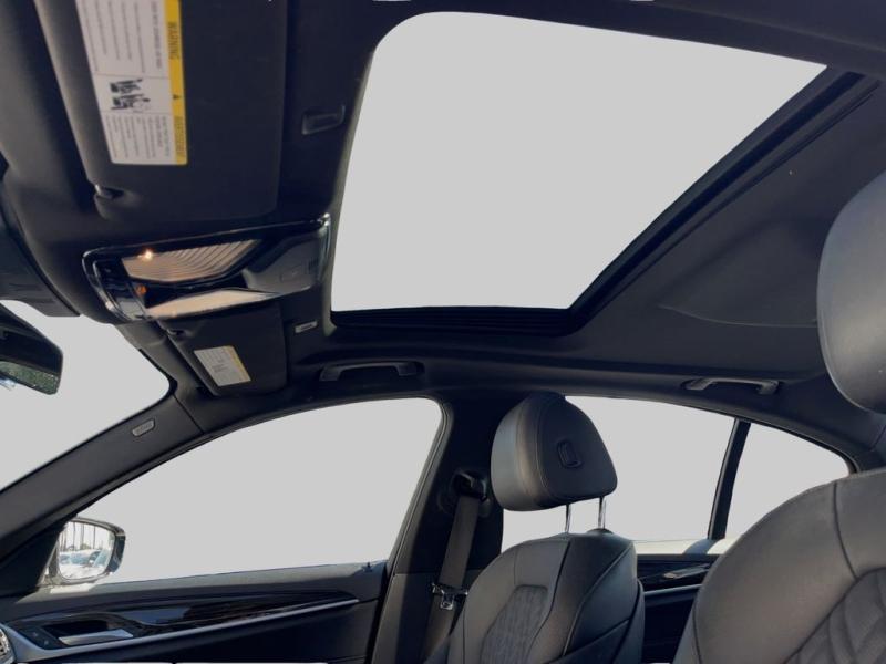 Bmw 5 Series 530I Xdrive - Thumbnail 20