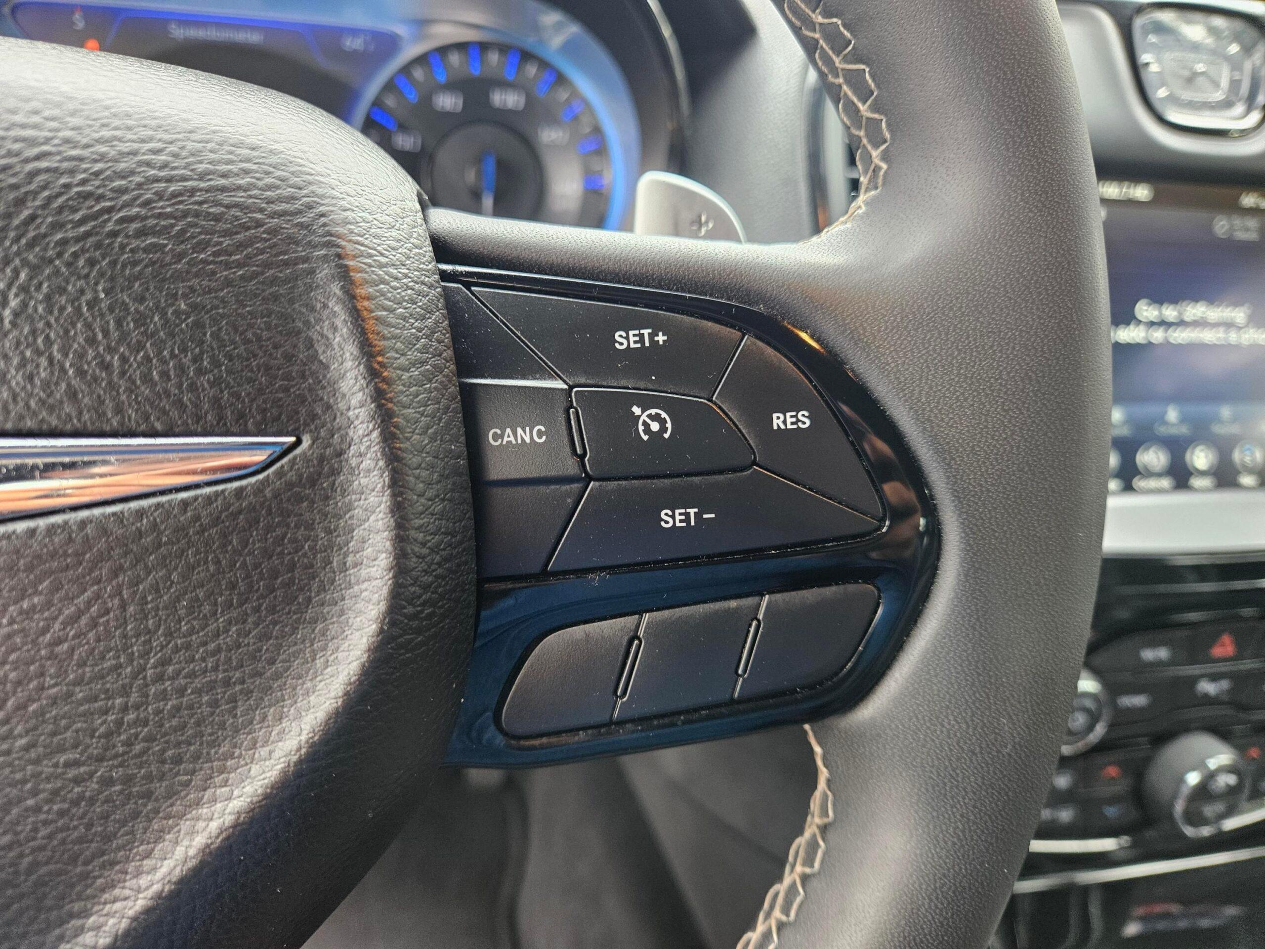 Chrysler 300 300S - Thumbnail 17