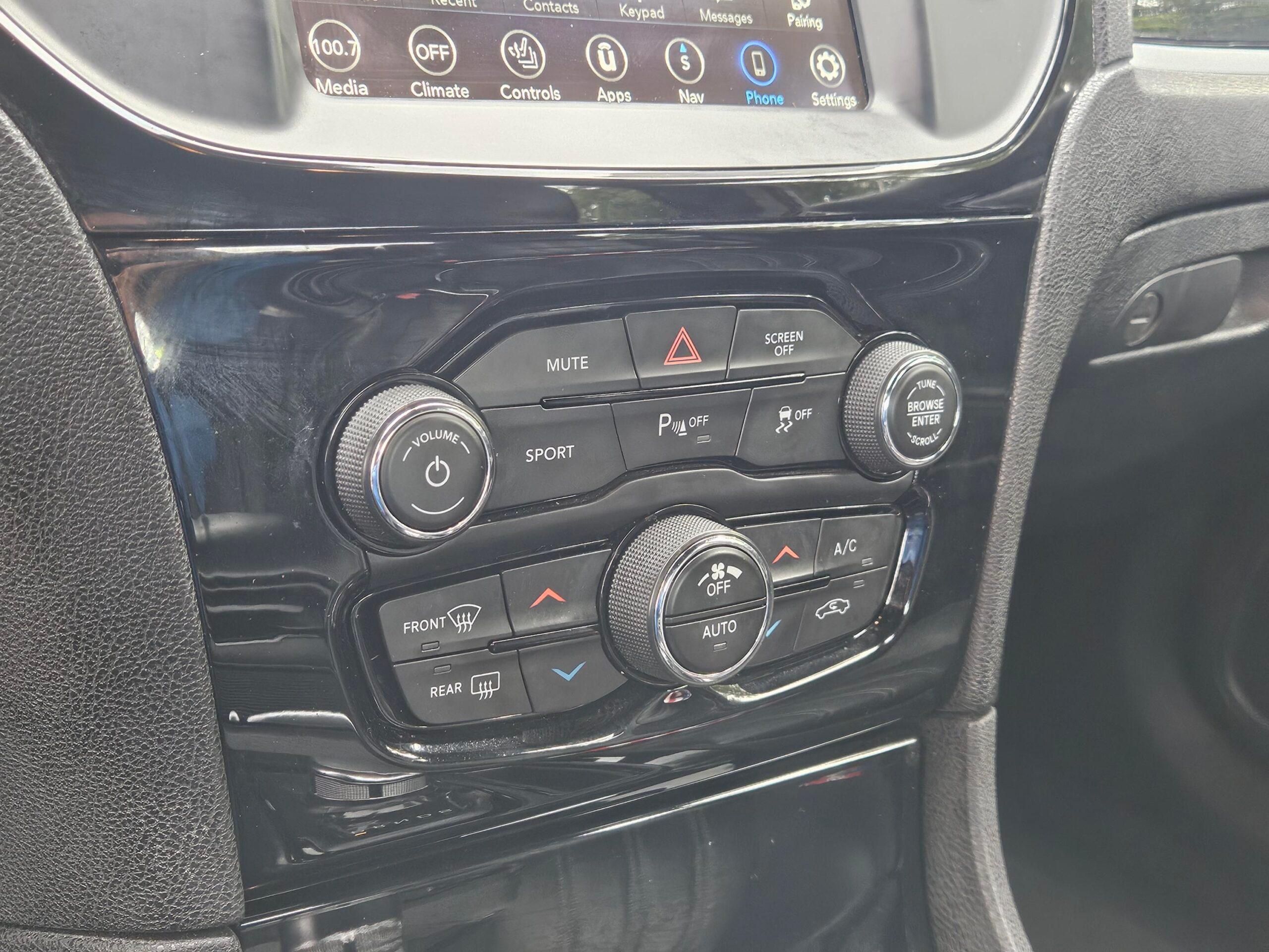 Chrysler 300 300S - Thumbnail 11