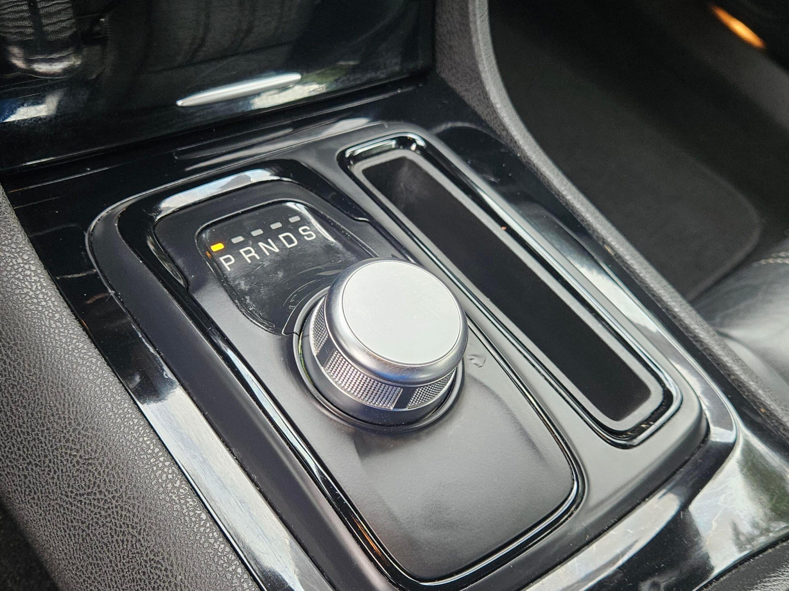 Chrysler 300 300S - Thumbnail 12