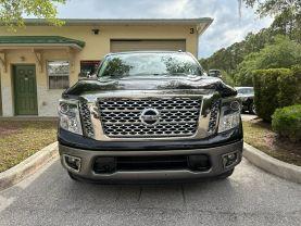 Nissan Titan Crew Cab - Thumbnail 5